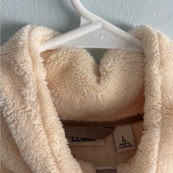 L.L. Bean Women’s Tan Fleece Jacket - Picture 4 of 5